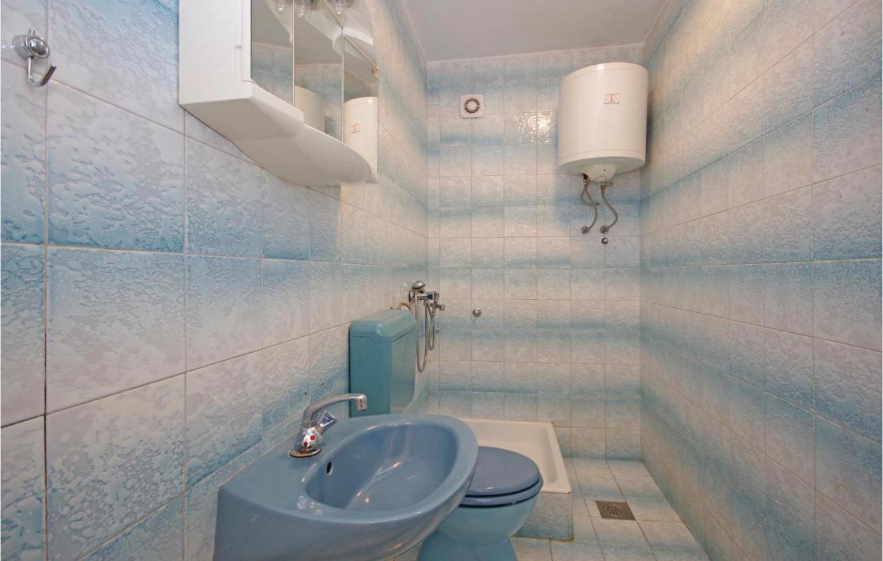 Cozy Apartment In Makarska With Kitchen ภายนอก รูปภาพ